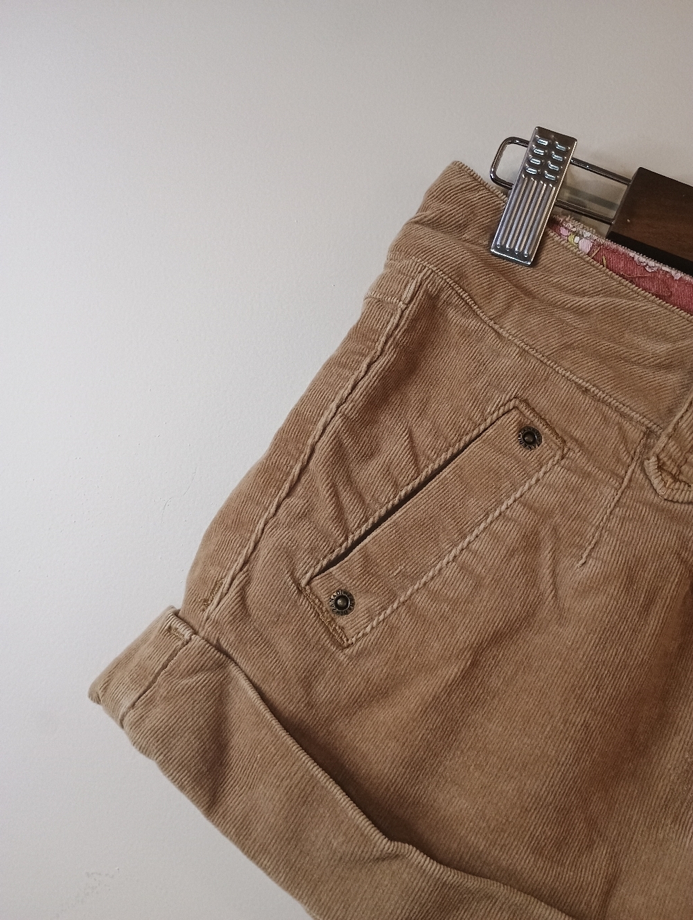 Zana Di Jeans Size 5 Corduroy Mini Shorts in Tan - Picture 3 of 8